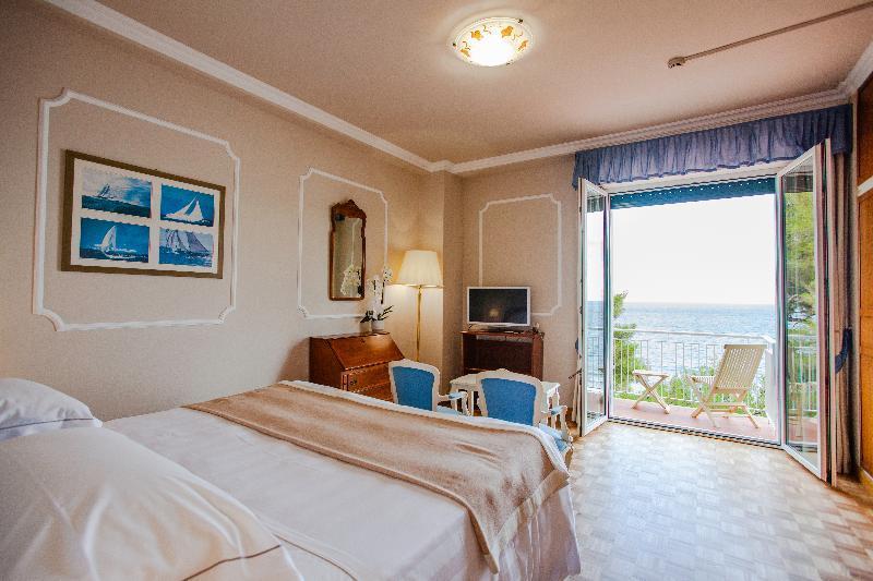 Diana Grand Hotel 4*