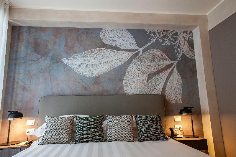 Diana Grand Hotel 4*